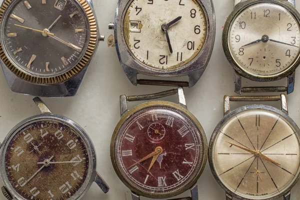 Een paar oude horloges — Stockfoto