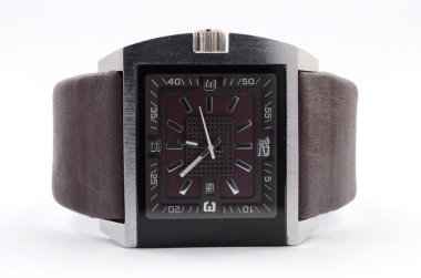 beyaz arkaplanda kol saati