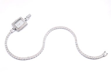 Kadın Kol saati beyaz bir arka plan üzerinde gümüş