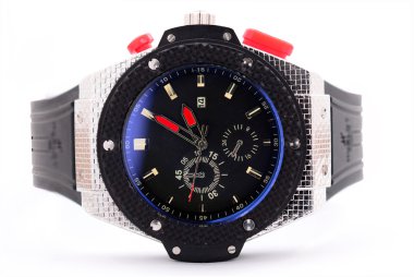 beyaz arkaplanda kol saati