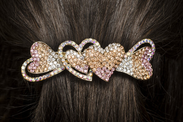 Заколка в волосах