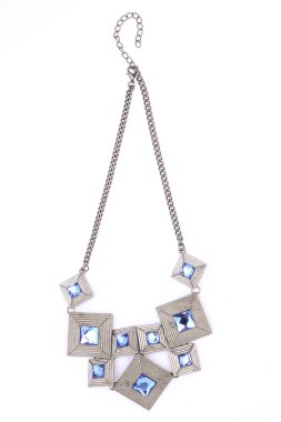 beyaz izole mücevher gümüş kolye