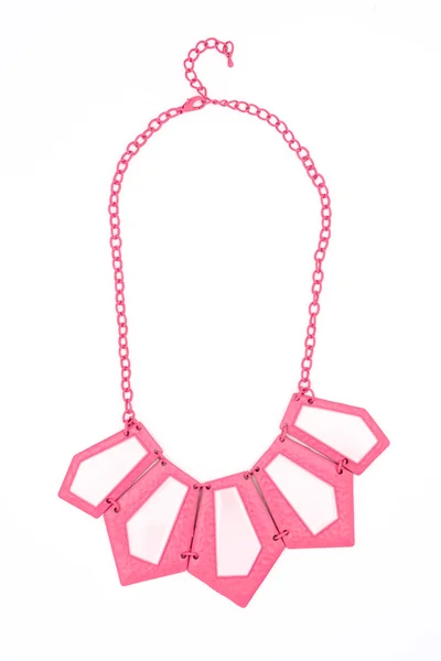 Roze halsketting geïsoleerd op wit — Stockfoto