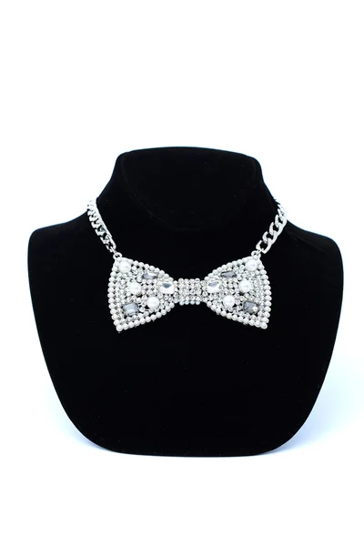 Collar de corbata de mariposa en maniquí aislado en blanco — Foto de Stock