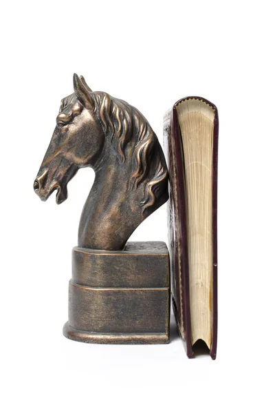 Bronzen beeldje van een geïsoleerd op wit paard — Stockfoto