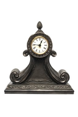 Masaüstü retro saat üzerinde beyaz izole