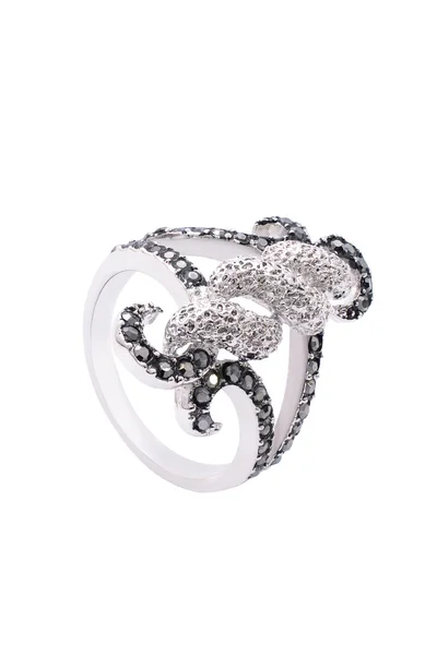 白い背景の上のダイヤモンドと銀の指輪 — ストック写真