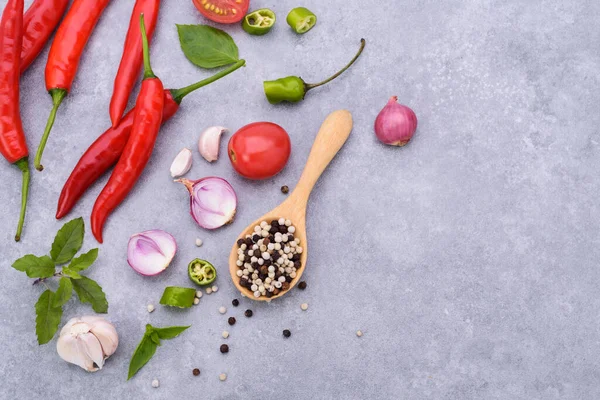 Pepper Wooden Spoon Red Chilies Shallots Garlic Basil Coriander Leaves — Stock Photo, Image