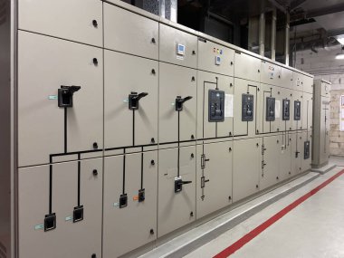 Elektrik düğmesi kontrol dolabı, endüstriyel elektrik anahtarı dolabı veya elektrik santrali.