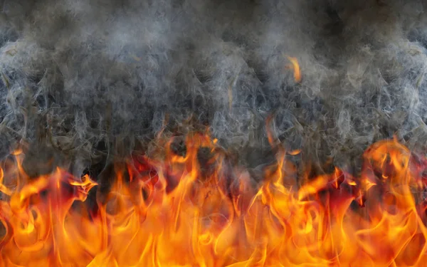 alevler siyah arkaplanda