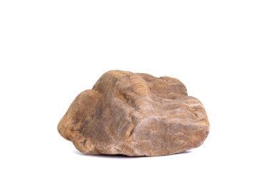 Doğal kayalar, siyah engebeli kayalar, inşaat için kırmızı sert kayalar beyaz arka planda..