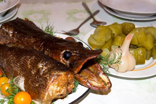  Tütsülenmiş turna balığı