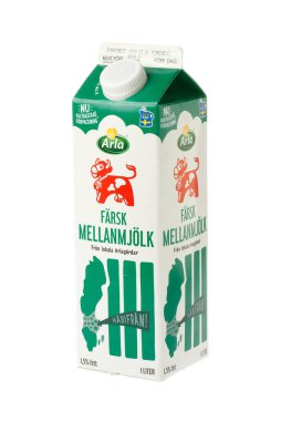 Stockholm, İsveç - 27 Aralık 2019: Aralık 2019 'da İsveç pazarı için süt Arla tarafından üretilen bir litre yağlı paket.