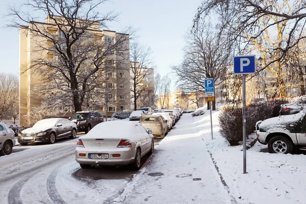 Solna Sweden December 2019 Parked Cars Snow Covered Street Virebergsvagen — Φωτογραφία Αρχείου