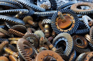 Otomotiv endüstrisinden bir yığın parçanın tam kare görüntüsü.