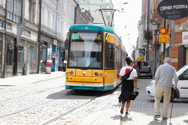 Norrkoping Suède Juillet 2020 Tram Jaune Service Sur Ligne Rue — Photo