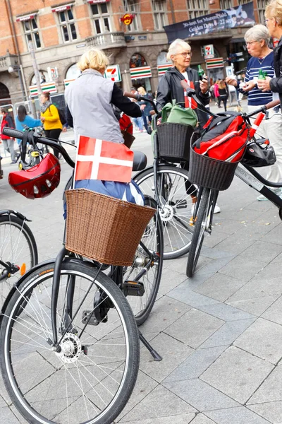 Copenhagen Denmark September 2019 Dansih Flag Attached Bicycle Group Peoole — Stock Photo, Image