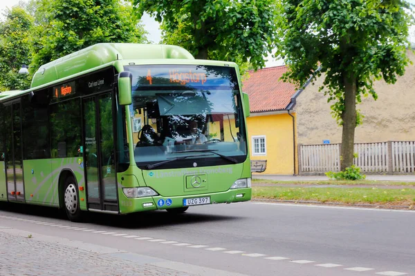 Vaxjo Schweden Juni 2018 Frontansicht Eines Grünen Mercedes Benz Stadtbusses — Stockfoto