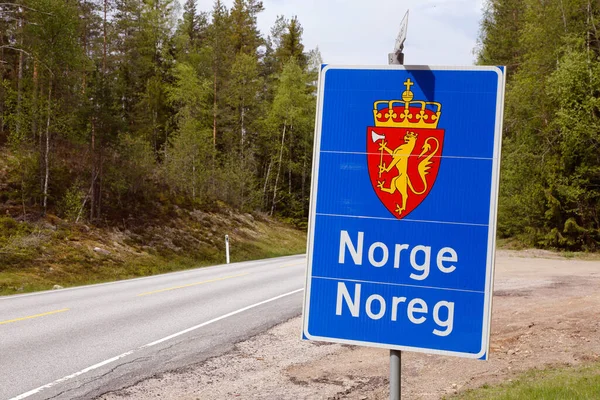 Norvège Suède Mai 2016 Panneau Routier Frontalier International Norvégien Situé — Photo
