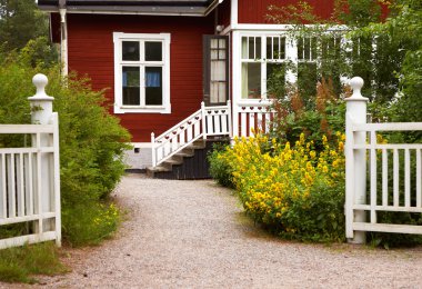 Kırmızı litle evi