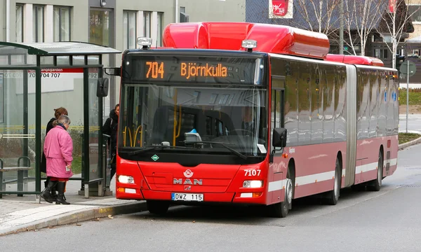 Bus att parada de autobús — Foto de Stock