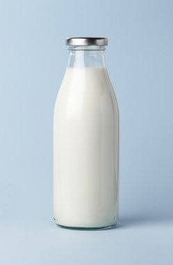 Süt şişesi mavi