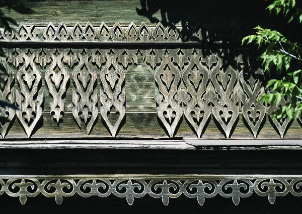 Element Dekoracji Fasady Stary Rosyjski Drewniany Dom Czasów Imperium Rosyjskiego — Zdjęcie stockowe