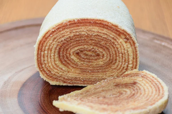 Rouleau Gâteau Gros Plan Sur Une Planche Bois — Photo