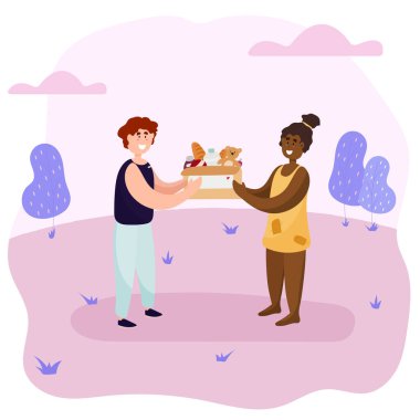 Gönüllüler ihtiyaç sahiplerine yardım etmek için kutular dolusu yiyecek ve eşyalar topluyorlar..