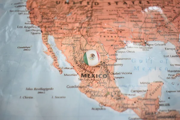 Mexico vlag tekening pin op de kaart — Stockfoto