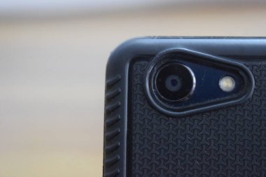Telefon kamerası lensi ve kamera flaş ışığı