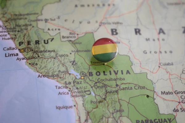 Bolivia vlag tekening pin op de kaart — Stockfoto