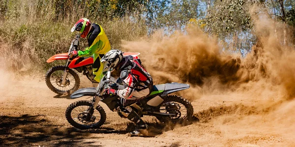 Motocross poeira detritos lama — Fotografia de Stock