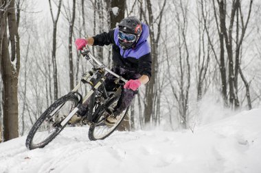 Mountainbiker kış Bisiklet