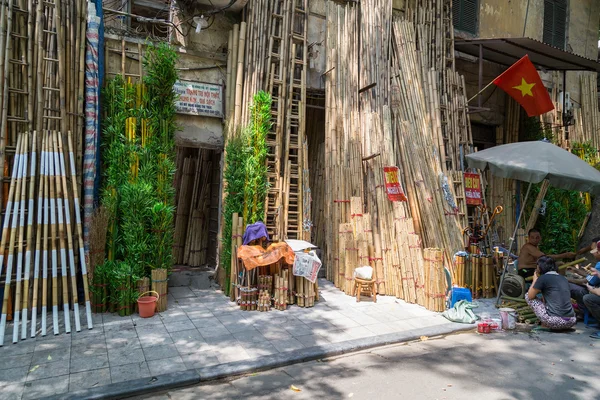 Hanoi, Vietnam - circa September 2015: Bamboo shop on the street in residential area of Hanoi,  Vietnam — Stock fotografie