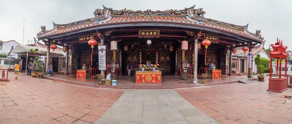Georgetown, Penang / Malasia - circa octubre 2015: Panorama de Cheng Hoon Teng templo budista chino en Georgetown, Penang, Malasia — Foto de Stock