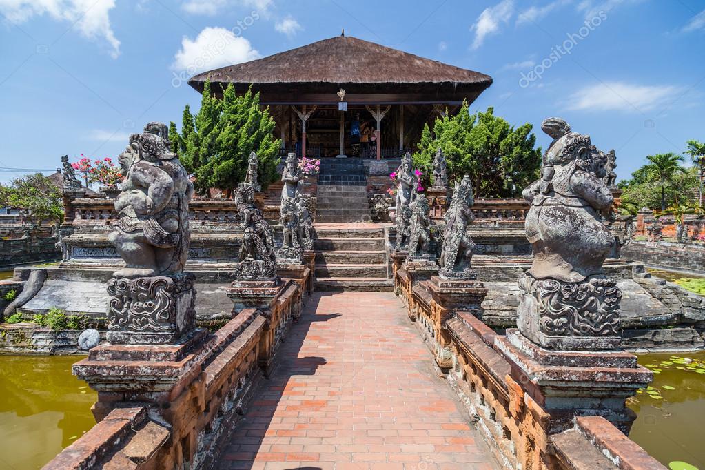  Semarapura  Bali  Indon sia por volta de outubro de 