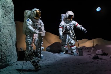 Houston, Tx/ABD - Temmuz 2013 yaklaşık: Astronotlar uzay giysileri içinde Lyndon B. Johnson Uzay Merkezi Houston, Texas