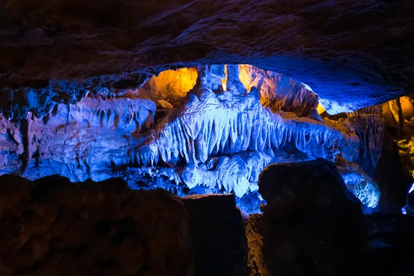 Chattanooga, TN / EUA - por volta de julho de 2015: Caverna que leva a Ruby Falls em Lookout Mountain, perto de Chattanooga, Tennessee — Fotografia de Stock