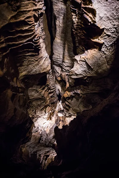 Chattanooga, TN / USA - circa Julio 2015: Cueva que conduce a Ruby Falls en Lookout Mountain, cerca de Chattanooga, Tennessee —  Fotos de Stock