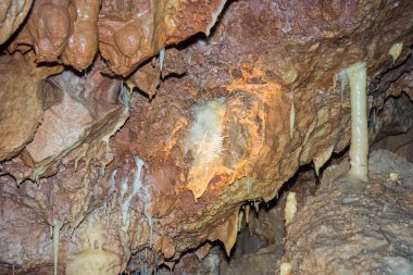 San Antonio, Tx/ABD - Şubat 2016 yaklaşık: San Antonio, Teksas yakınındaki doğal köprü mağaralarda tavan