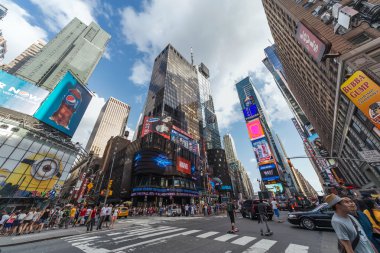 New York City, Ny/ABD - Temmuz 2013 yaklaşık: New York'ta Time Square