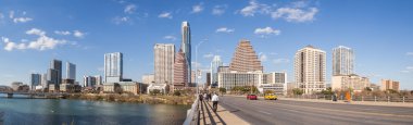 Austin, Tx/ABD - Şubat 2016 yaklaşık: şehir panoraması Austin Congress Avenue Köprüsü'nden