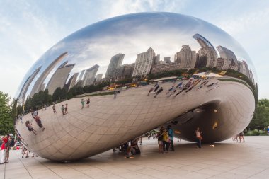 Chicago, Il/ABD - Temmuz 2015 yaklaşık: Cloud Gate Millennium Parkı Chicago, Illinois