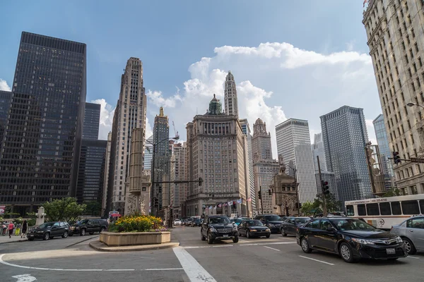 Chicago, Il/Usa - 2015 júliusáig kb.: Észak-Michigan Avenue belvárosában Chicago (Illinois) — Stock Fotó