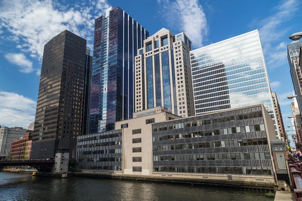 Chicago, Il/Usa - 2015 júliusáig kb: általános növekedés épület-Downtown, Chicago, Illinois — Stock Fotó