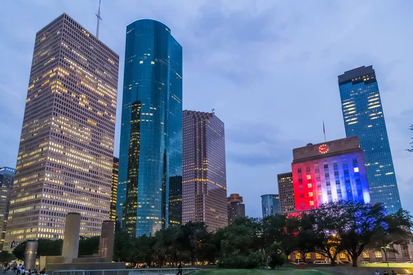 Skyline Panorama av stadshus och Downtown Houston, Texas av natten — Stockfoto