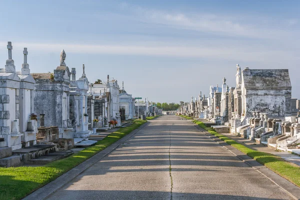 Cemitério clássico colonial francês em Nova Orleães, Louisiana — Fotografia de Stock