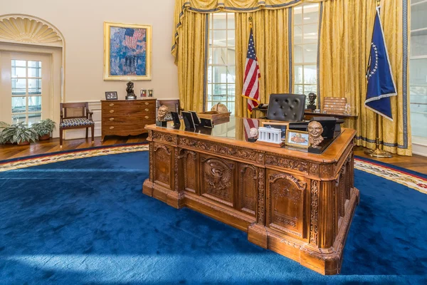 Little Rock, Ar/ABD - Şubat 2016 yaklaşık: Beyaz Saray'nın Oval Office William J. Clinton başkanlık Merkezi ve Kütüphane Little Rock, Arkansas kopyası