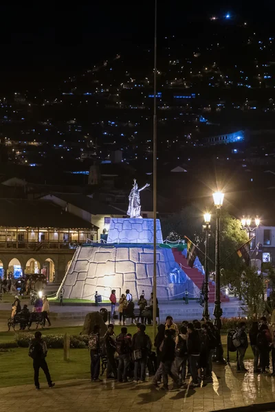 Cusco, peru - ca. juni 2015: plaza de armas mayor und haukaypata in cusco, peru bei nacht — Stockfoto